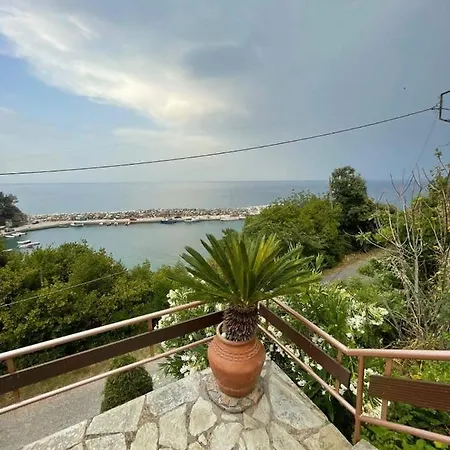 The Stonehouse Nyaraló