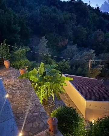 The Stonehouse * Keramídhion